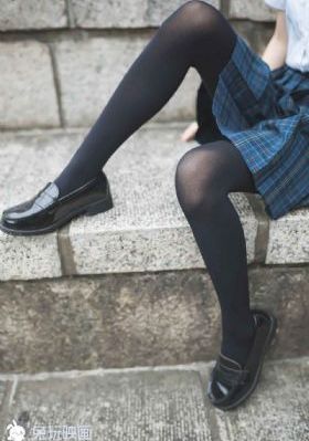年轻的女教师在线_中文字幕在线观看