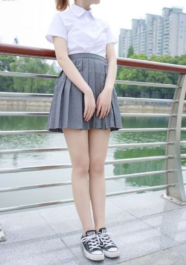 丝袜美腿欧美日韩在线_720完整视频观看