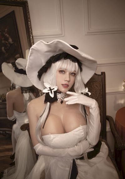 两个奶一个揉一个亲视频_十万网红美女美酱
