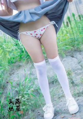 亚洲日AV人人爽_超清完整版观看