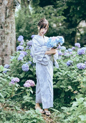 连裤袜女同在线播放_HD免费观看韩国